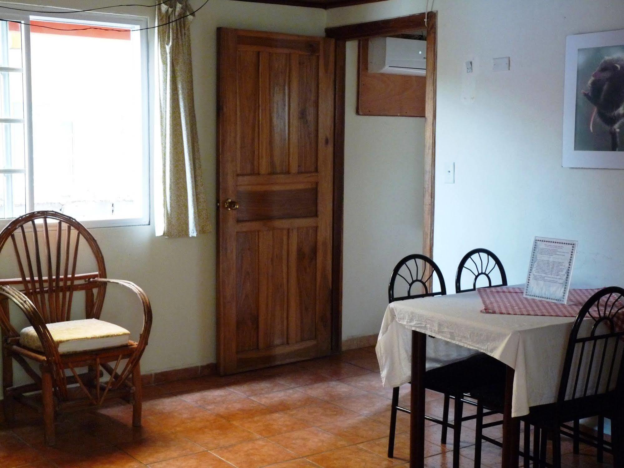 Hotel Posada Isla Chica Bocas del Toro Ngoại thất bức ảnh